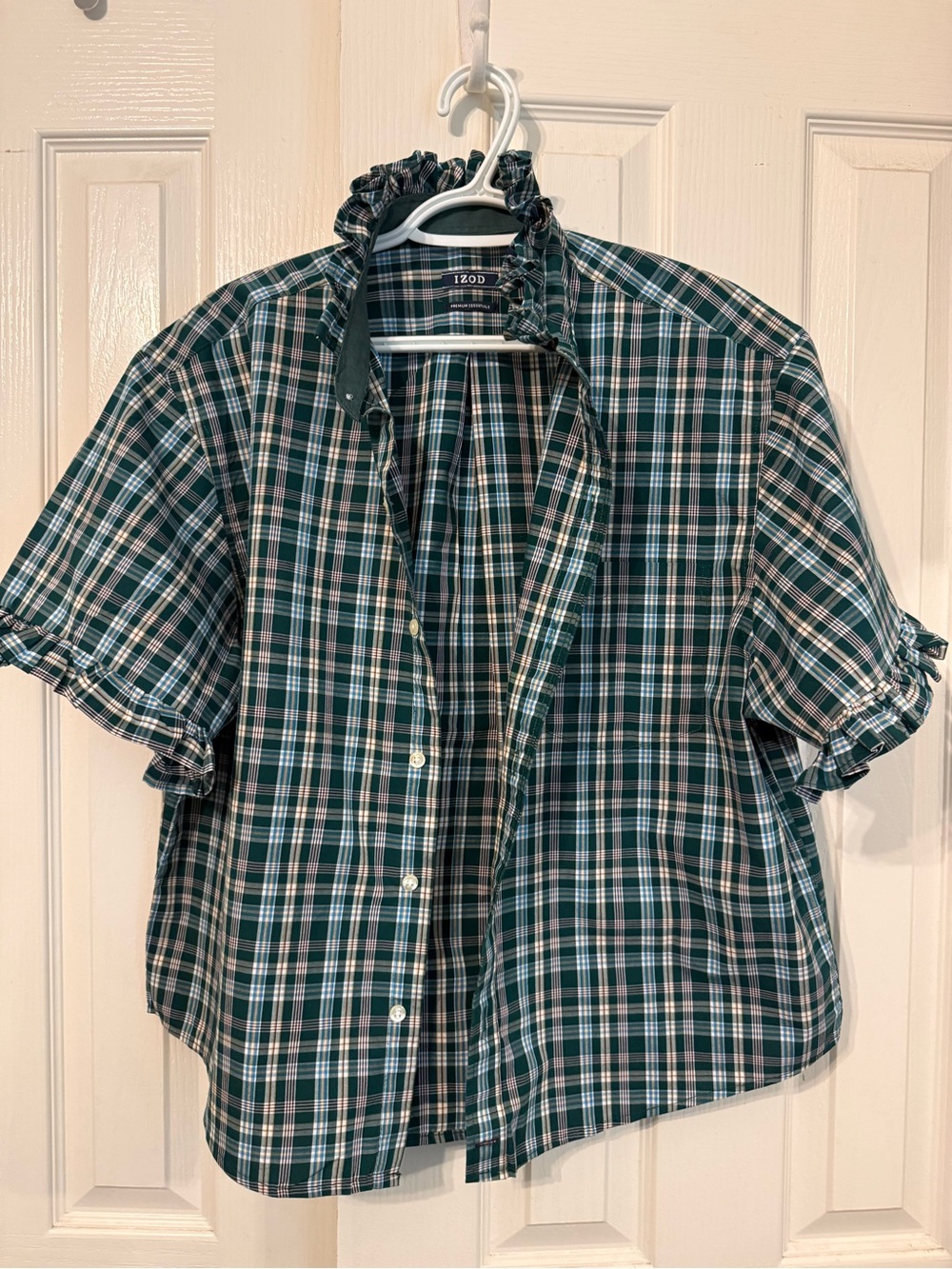 Woman’s Plaid Button-Up Ruffle Collar Blouse - Green & White